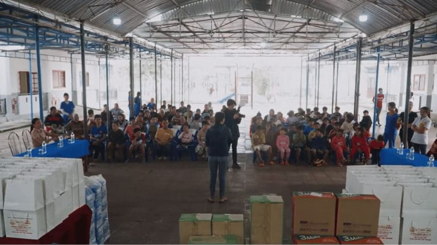 toàn thể các em và ban lãnh đạo địa phương